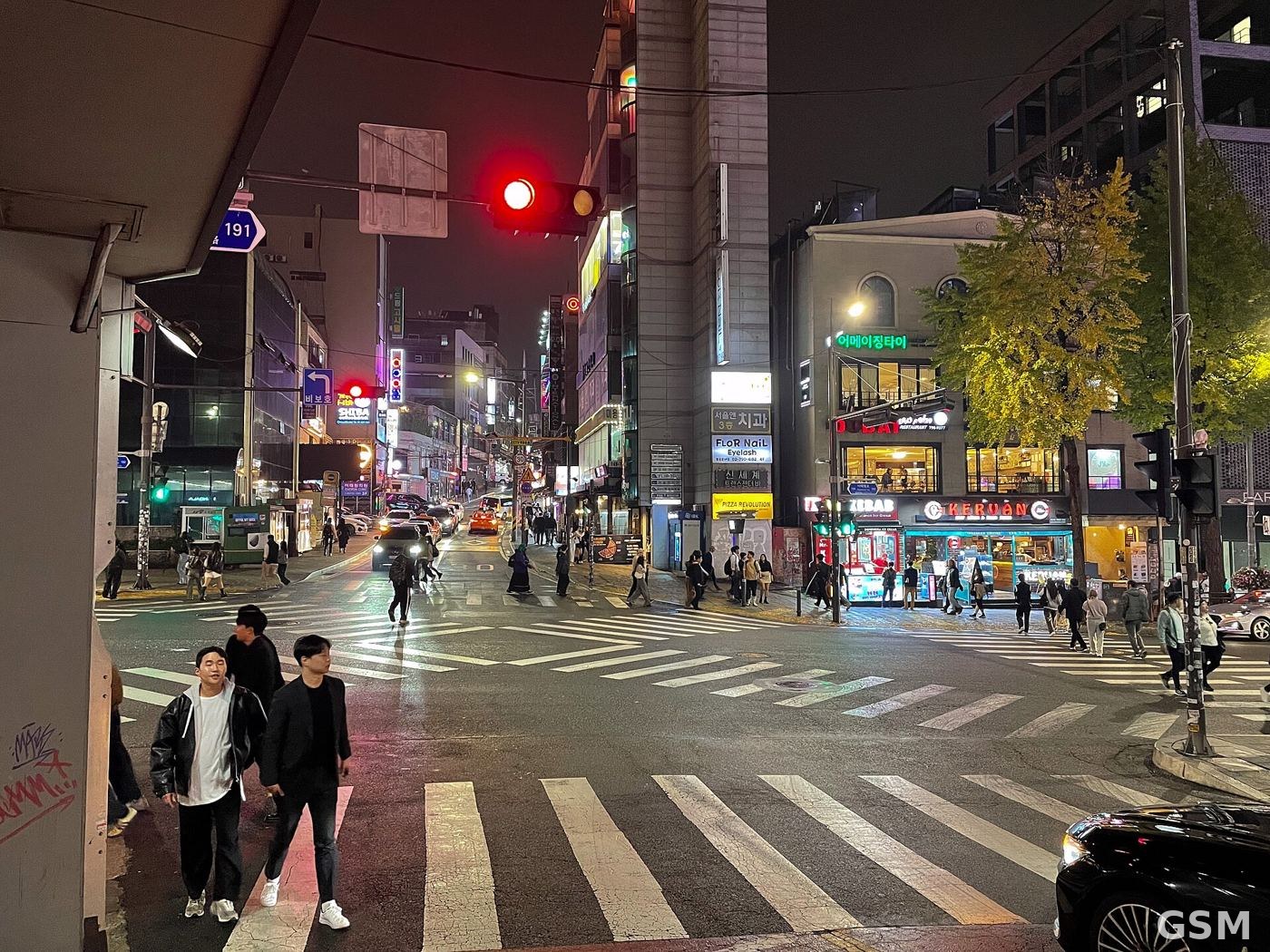 首尔万圣节之夜严防人群聚集:梨泰院路今晚全线禁车,全国部署7,800余警力