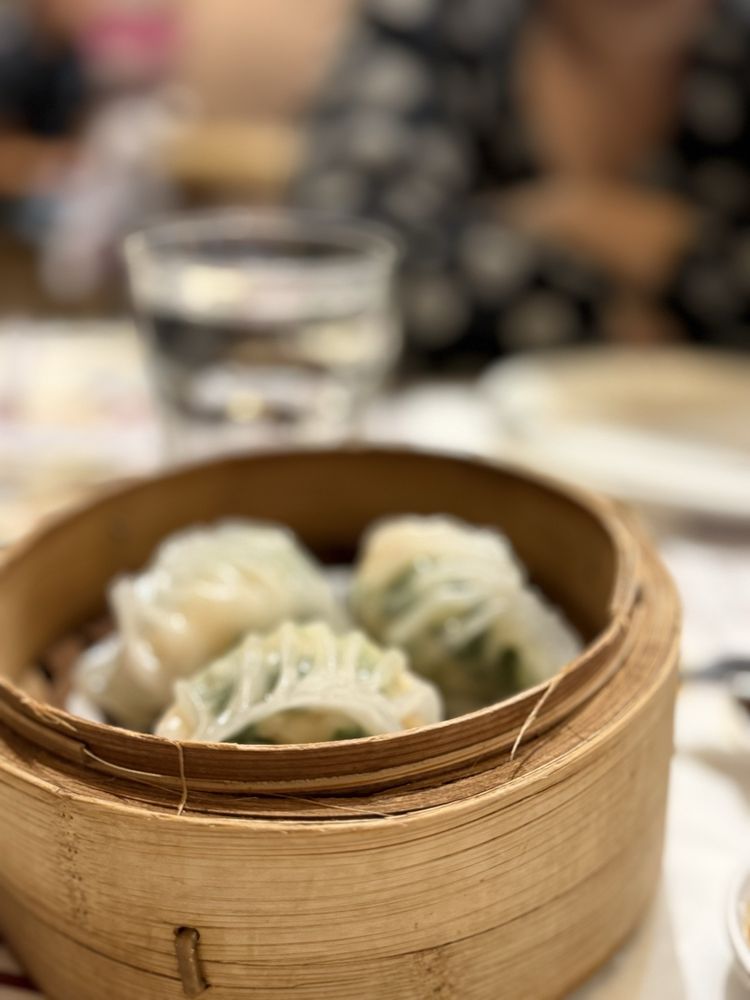 Triple Crown Restaurant 利苑酒家