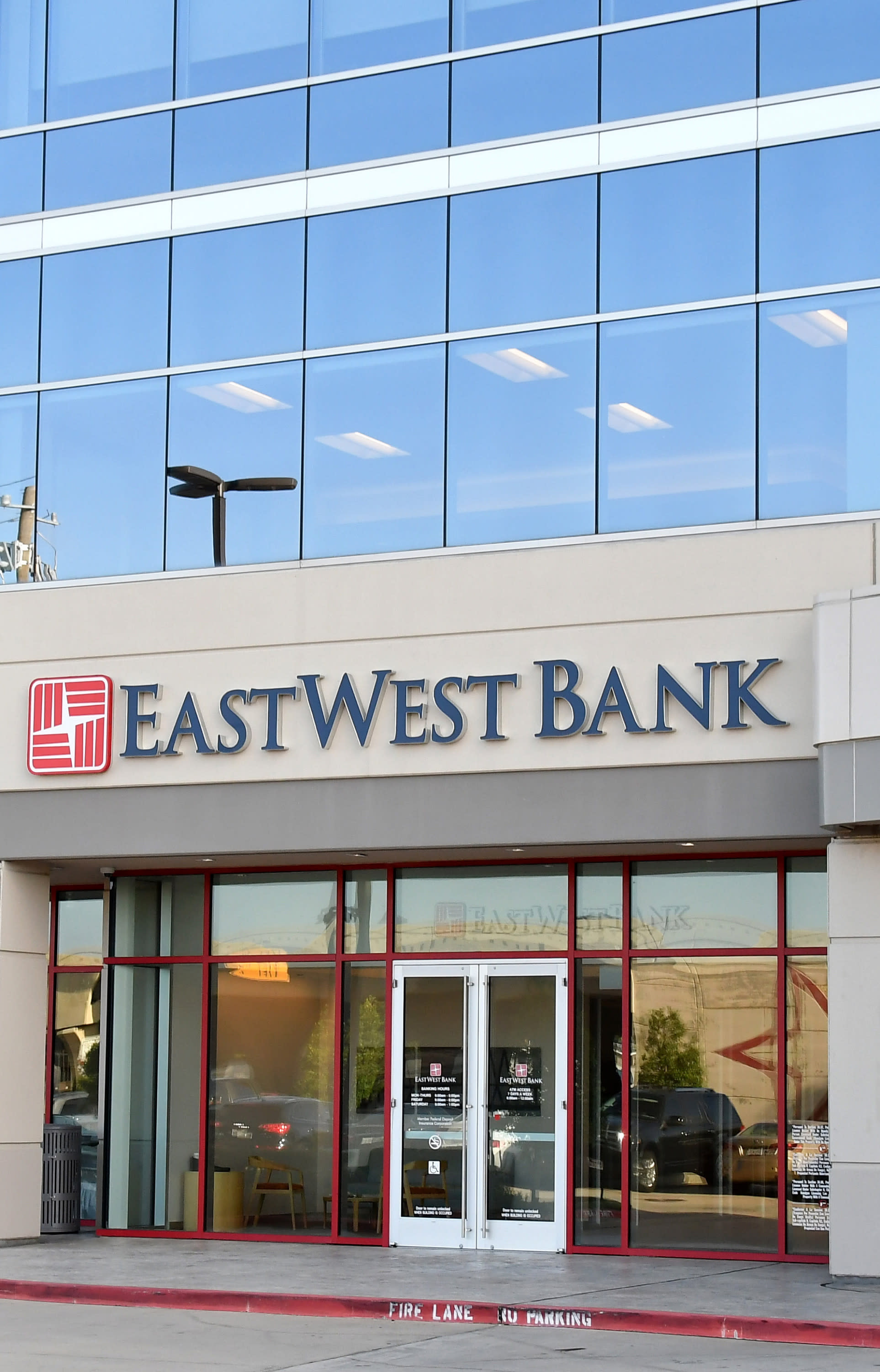 East West Bank 华美银行