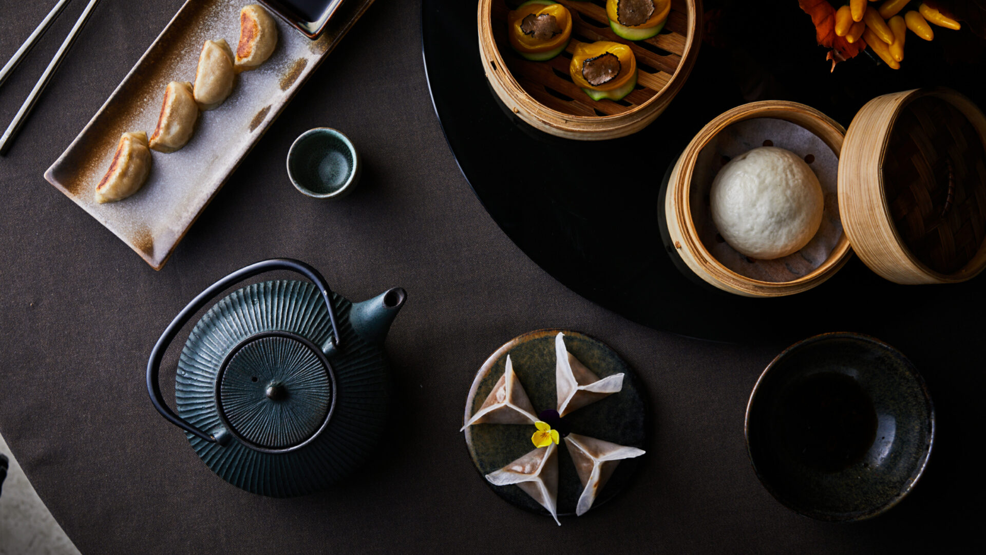 Gong Oriental Attitude
